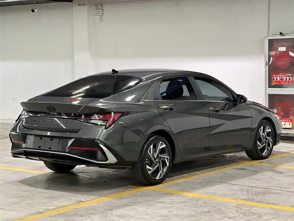 Hyundai Elantra 2023 из CN, фото 5