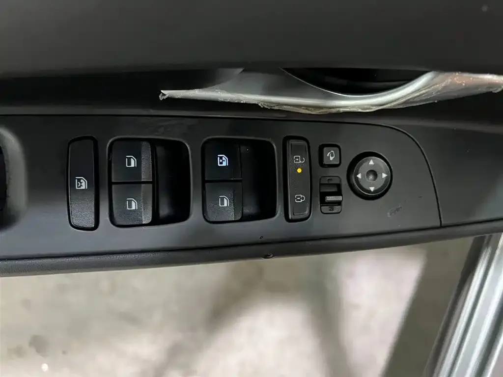 Hyundai Elantra 2023 из CN, фото 9