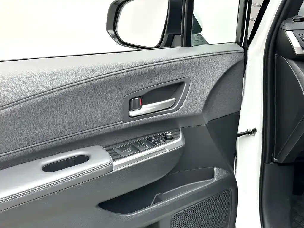 Toyota Sienna 2025 из CN, фото 4