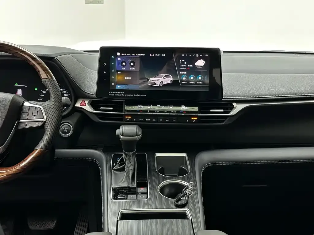 Toyota Sienna 2025 из CN, фото 9