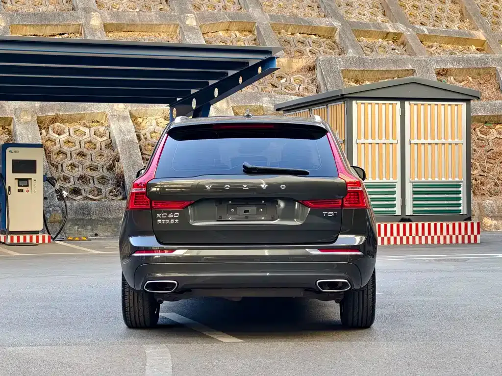 Volvo XC60 2021 из CN, фото 8