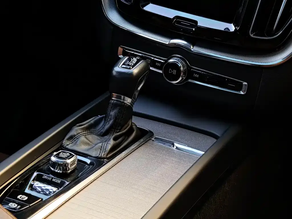 Volvo XC60 2021 из CN, фото 3
