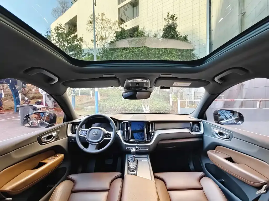 Volvo XC60 2021 из CN, фото 4