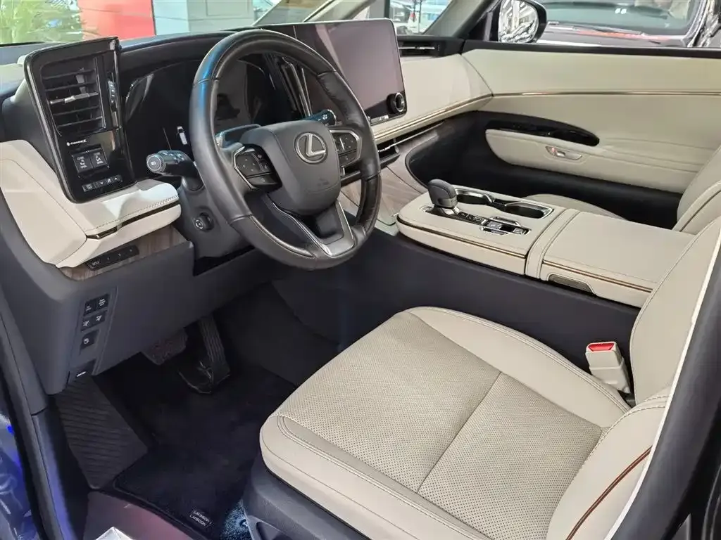 Lexus LM 2025 из CN, фото 10