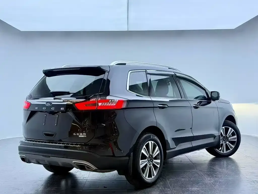 Ford Edge — фото 3