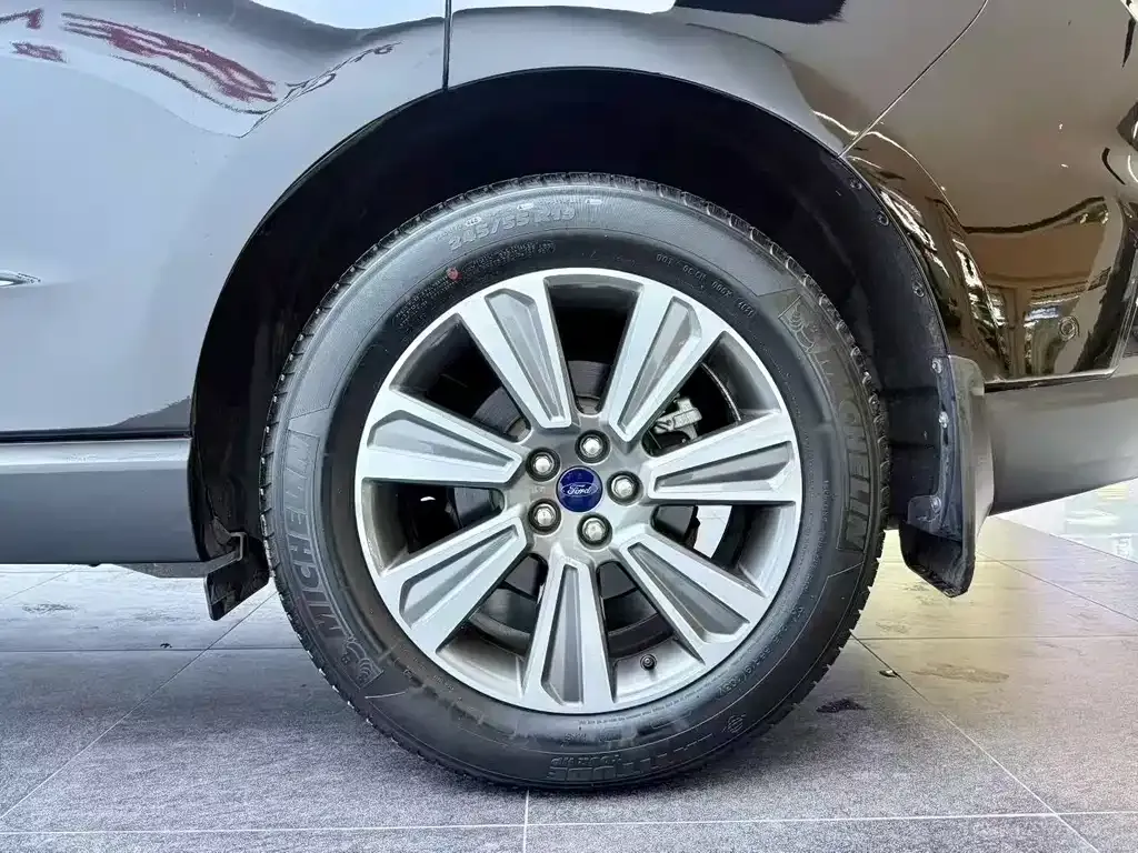 Ford Edge — фото 9