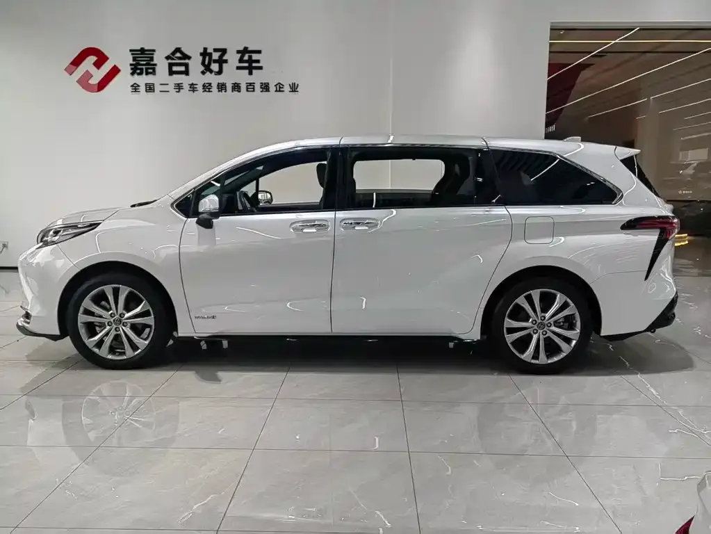 Toyota Sienna 2023 из CN, фото 9