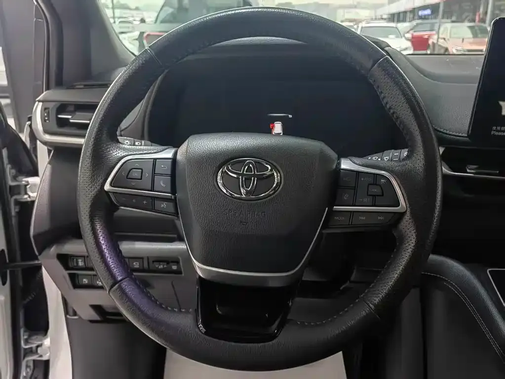 Toyota Sienna 2023 из CN, фото 3