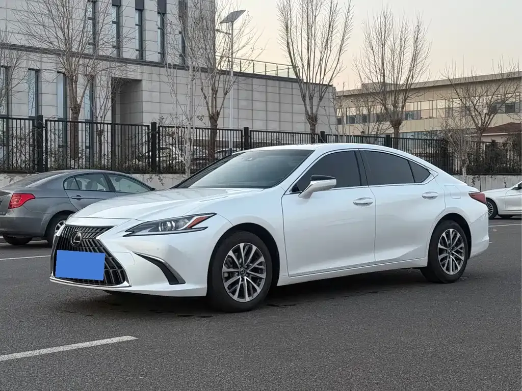 Lexus ES 2024 из CN, фото 1