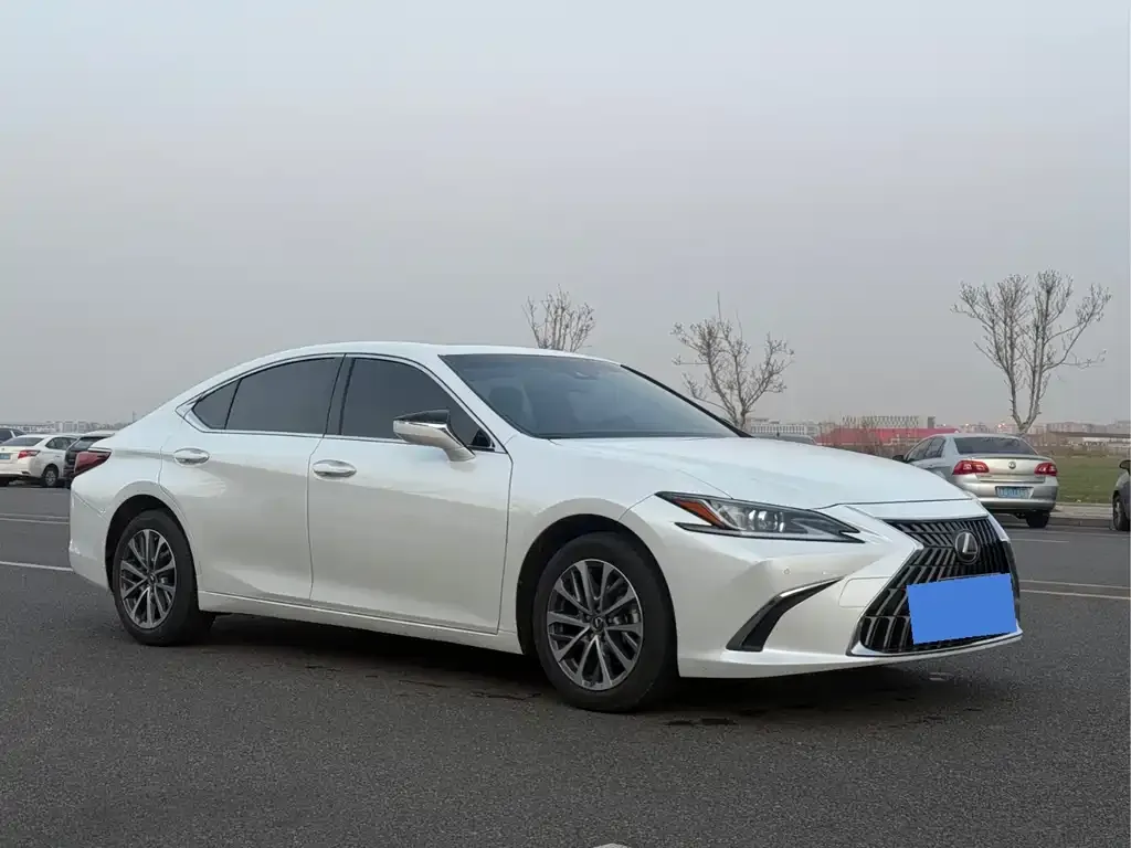 Lexus ES 2024 из CN, фото 4
