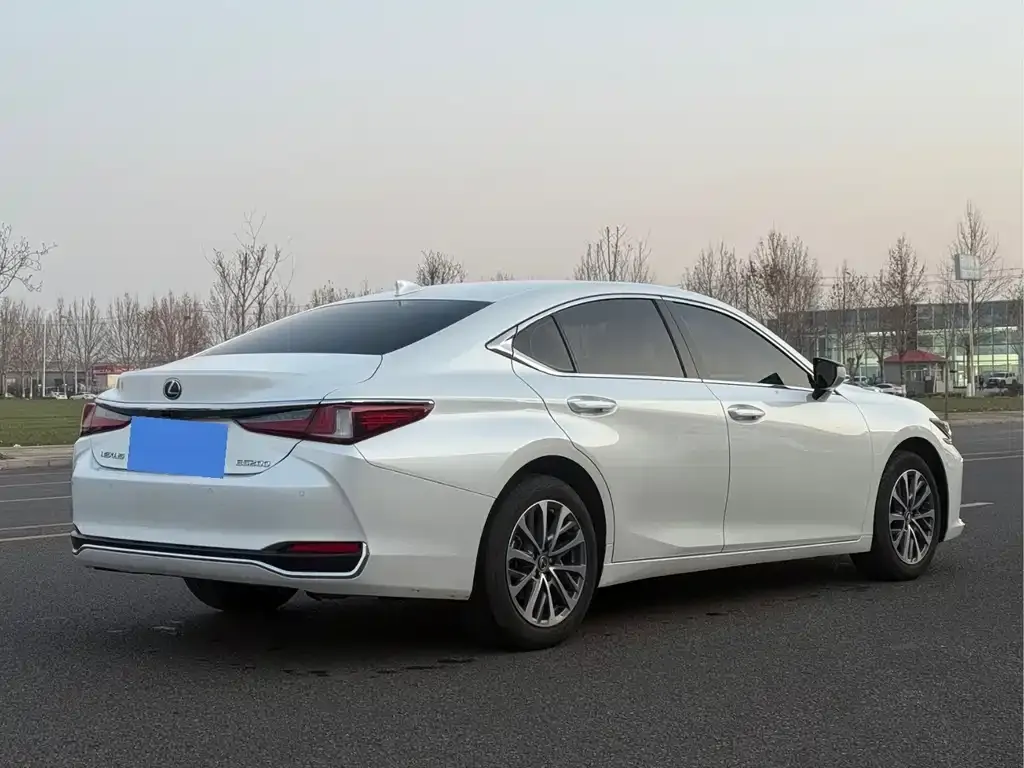 Lexus ES 2024 из CN, фото 8