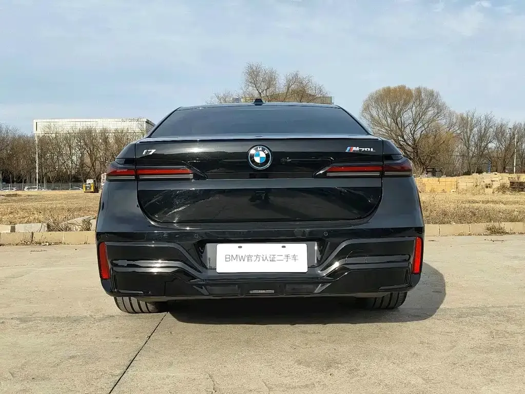 BMW i7 M70L 2025 из CN, фото 5