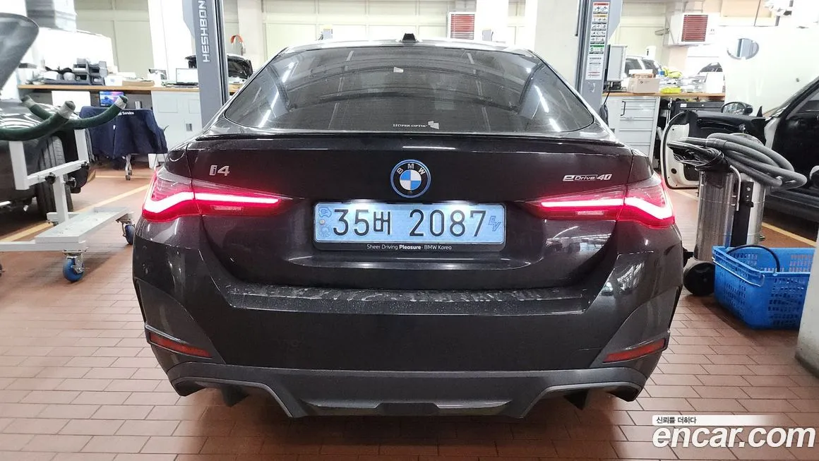 BMW i4 — фото 5
