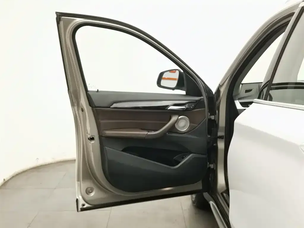 BMW X1 2021 из CN, фото 8