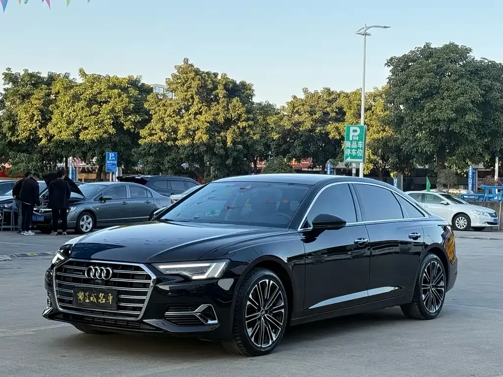 Audi A6L — фото 1