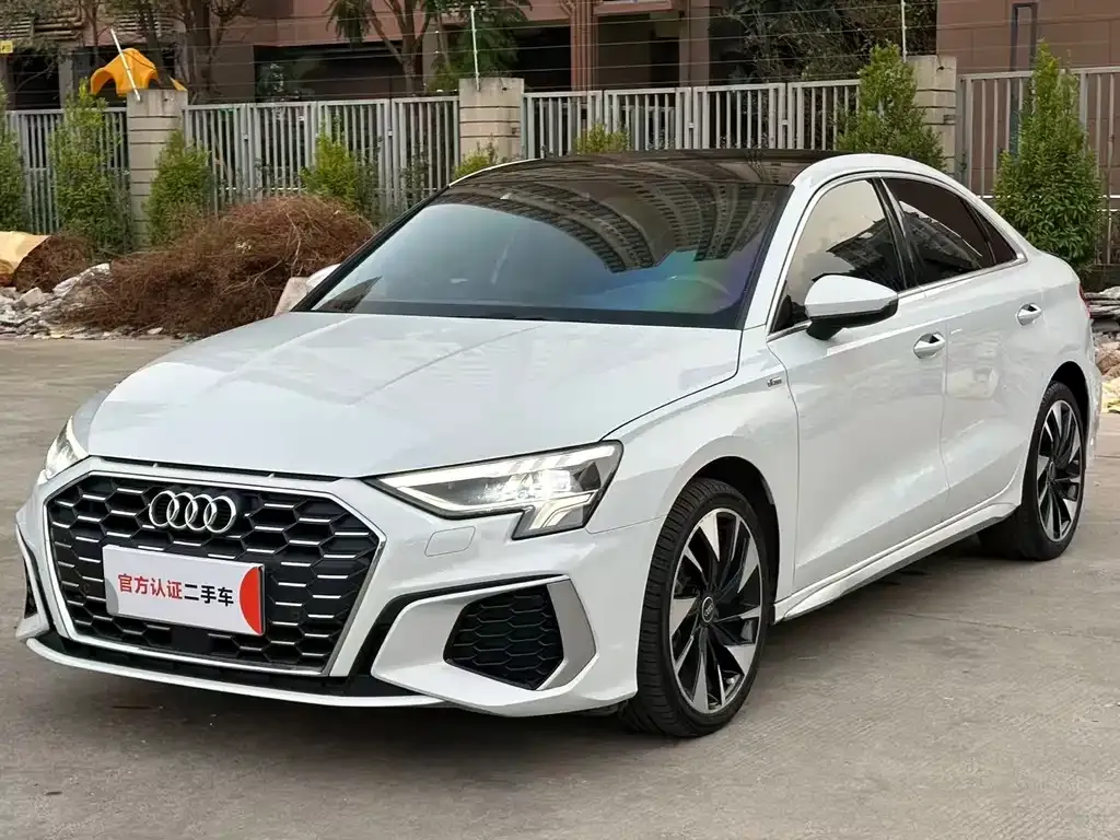 Audi A3 — фото 1