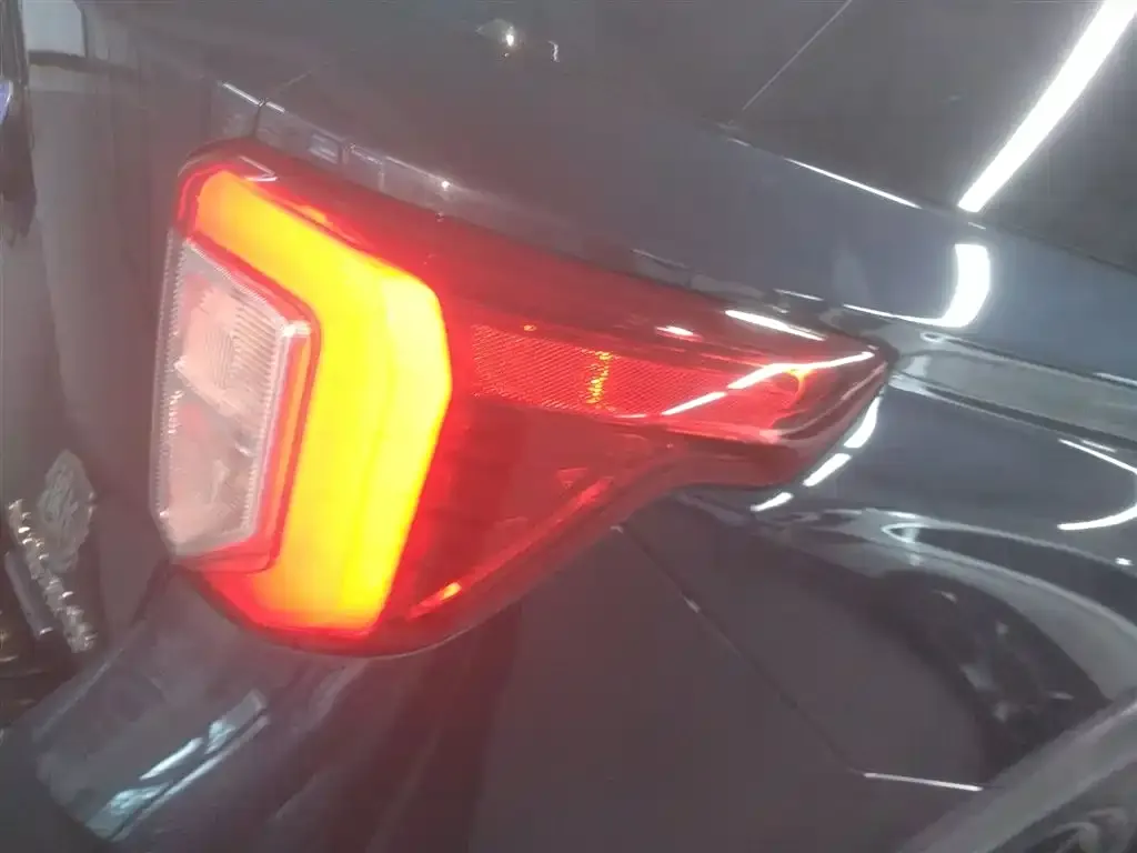 Ford Explorer 2021 из CN, фото 3