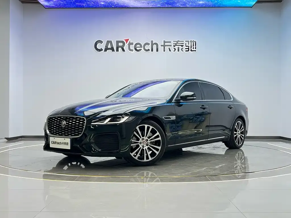Jaguar XFL — фото 1