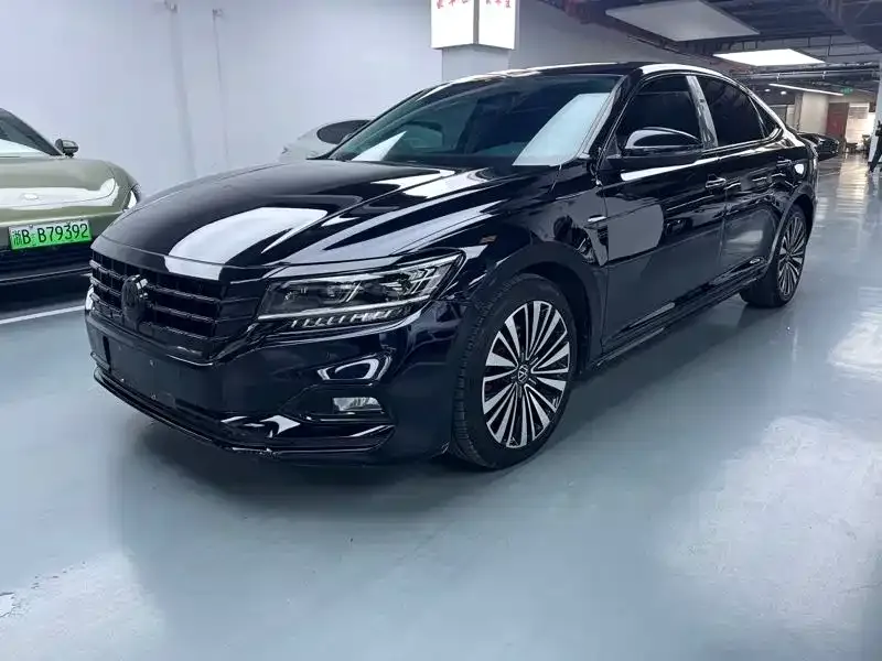 Volkswagen Passat — фото 1