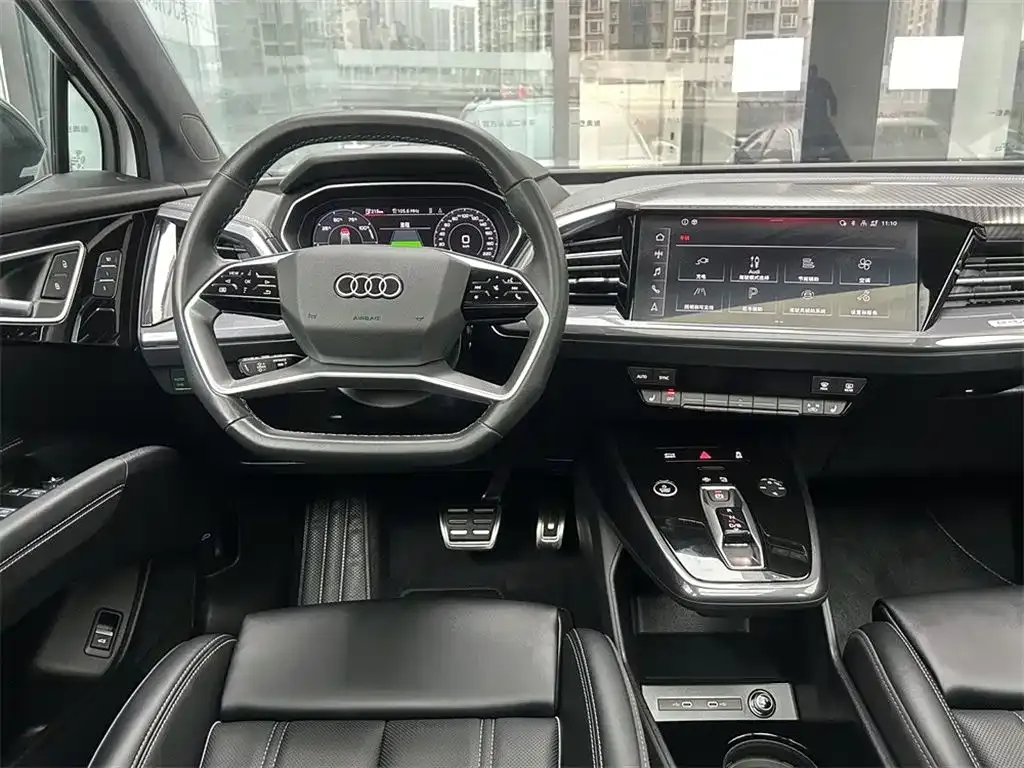 Audi Q4 e-tron — фото 10