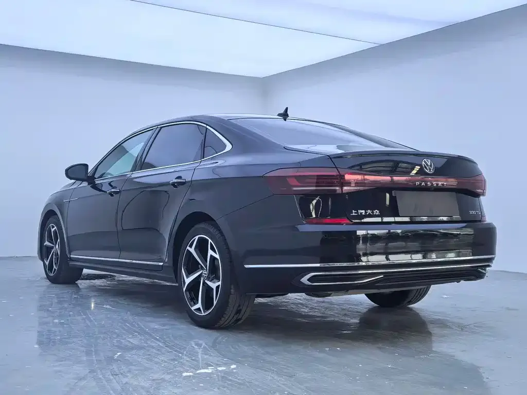 Volkswagen Passat — фото 5