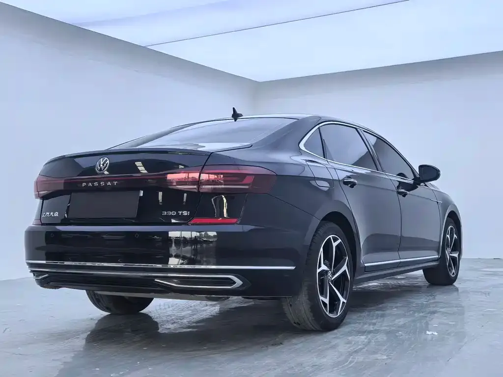 Volkswagen Passat — фото 8