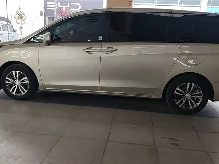 Buick GL8 2023 из CN, фото 6