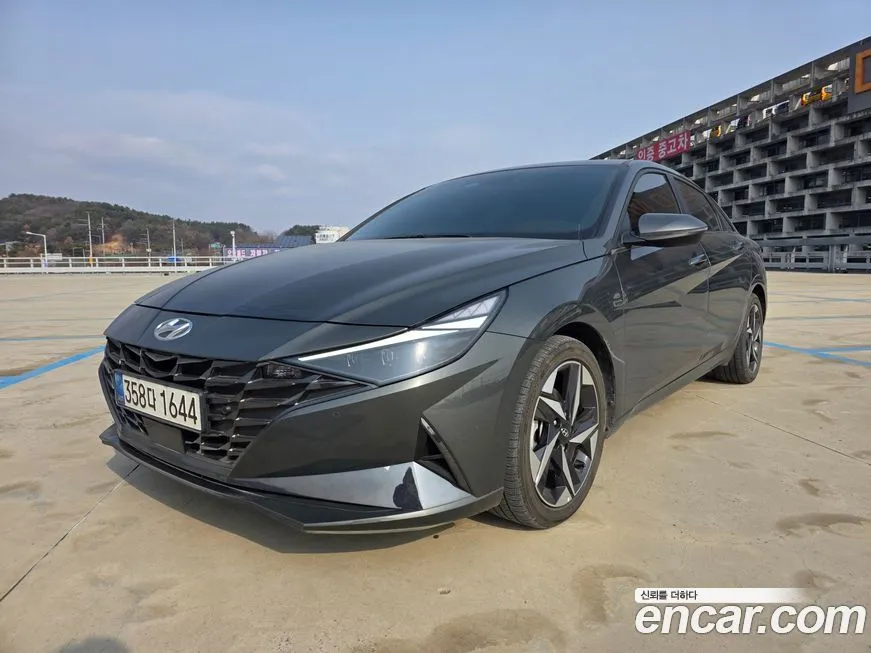 Hyundai AVANTE — фото 1