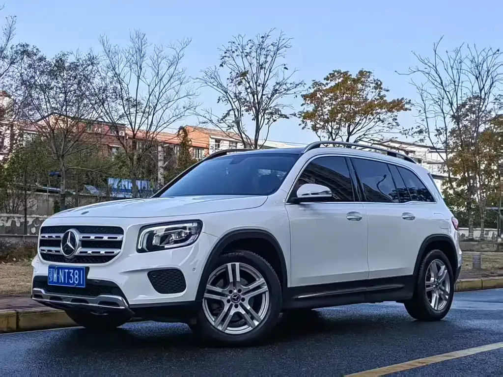 Mercedes-Benz GLB — фото 1