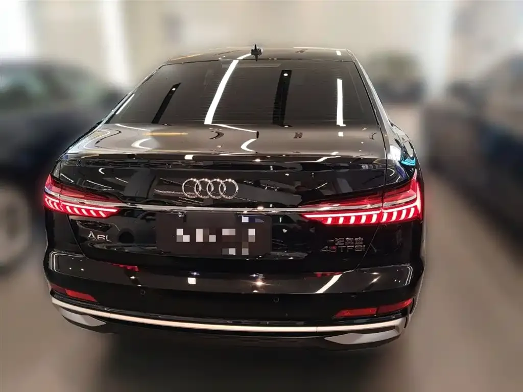 Audi A6L 2023 из CN, фото 3