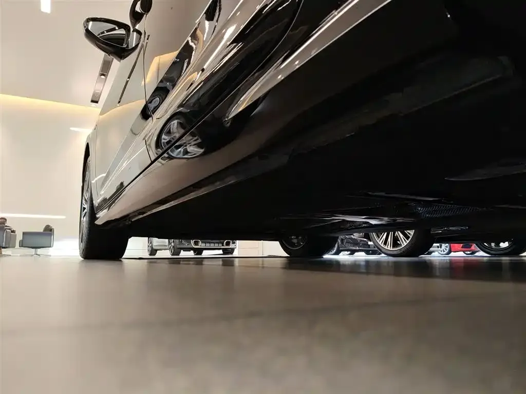 Audi A6L 2023 из CN, фото 2