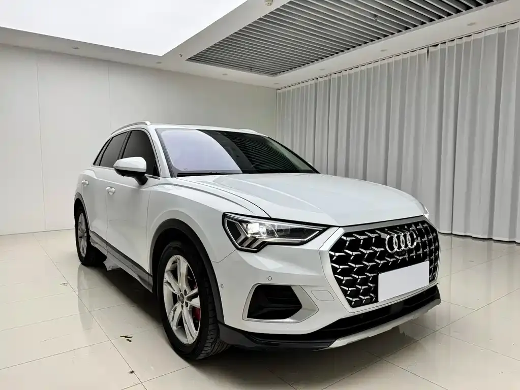 Audi Q3 — фото 8
