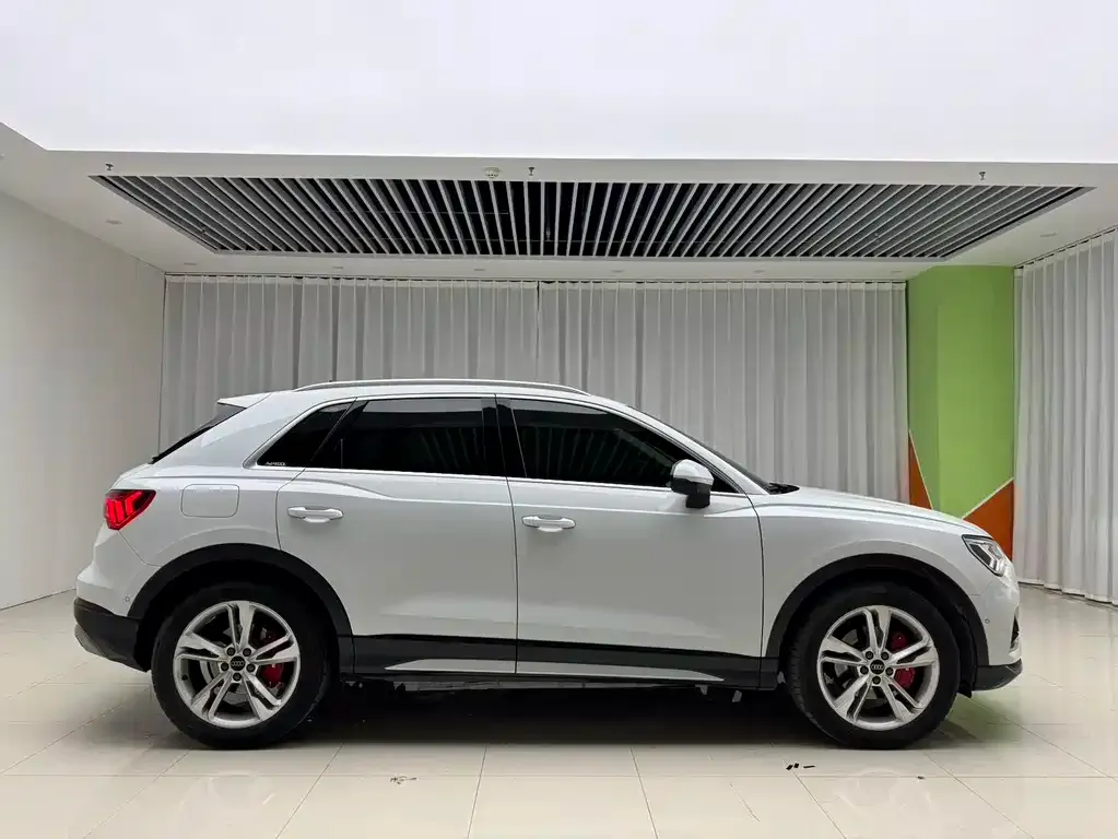 Audi Q3 — фото 4