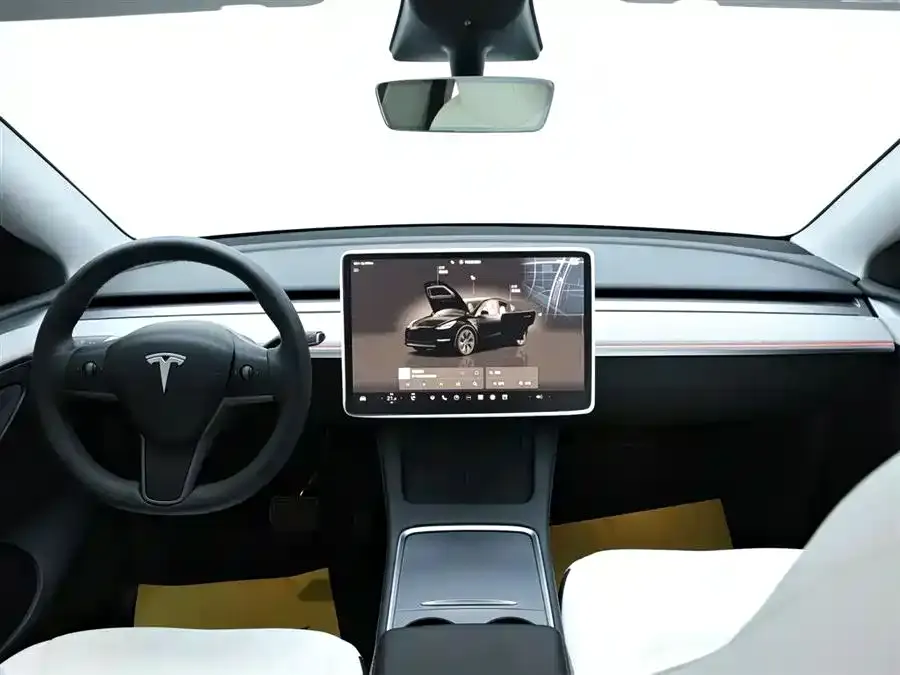 Tesla Model Y — фото 8
