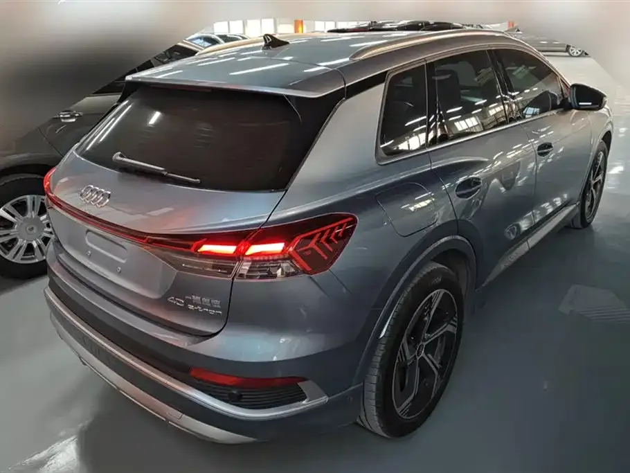 Audi Q4 e-tron — фото 8
