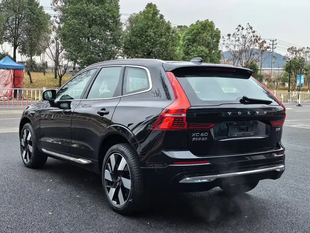 Volvo XC60 PHEV 2025 из CN, фото 8