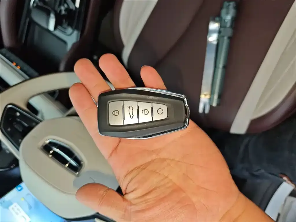 Geely Xingyue L 2023 из CN, фото 2