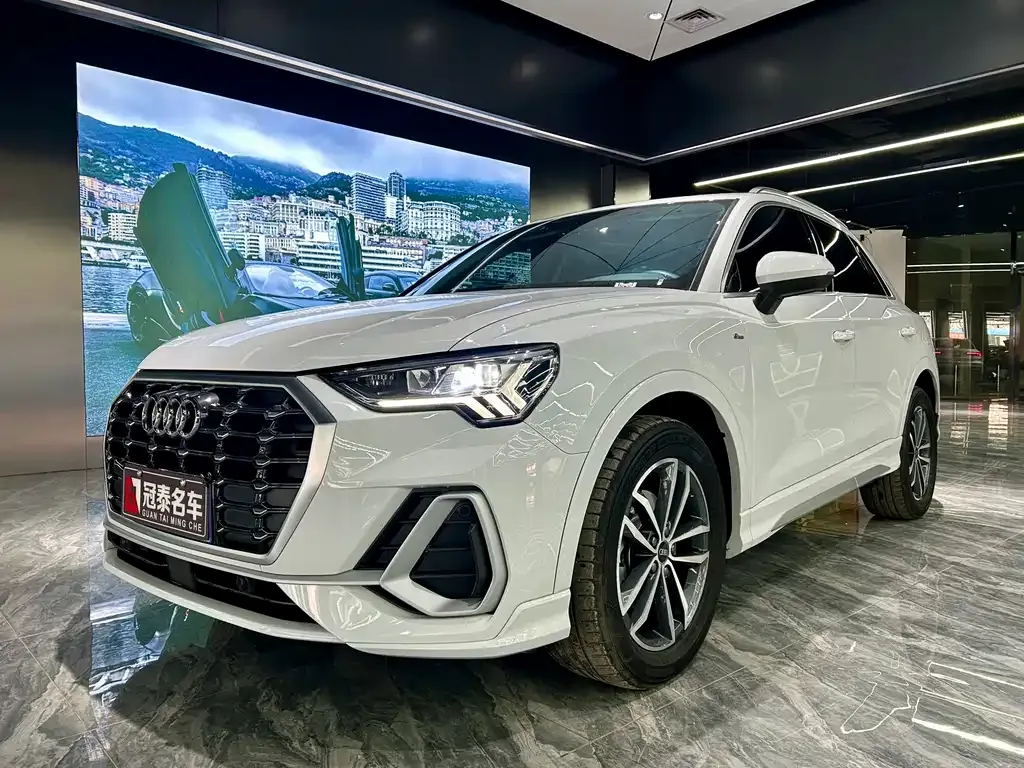 Audi Q3 2023 из CN, фото 1