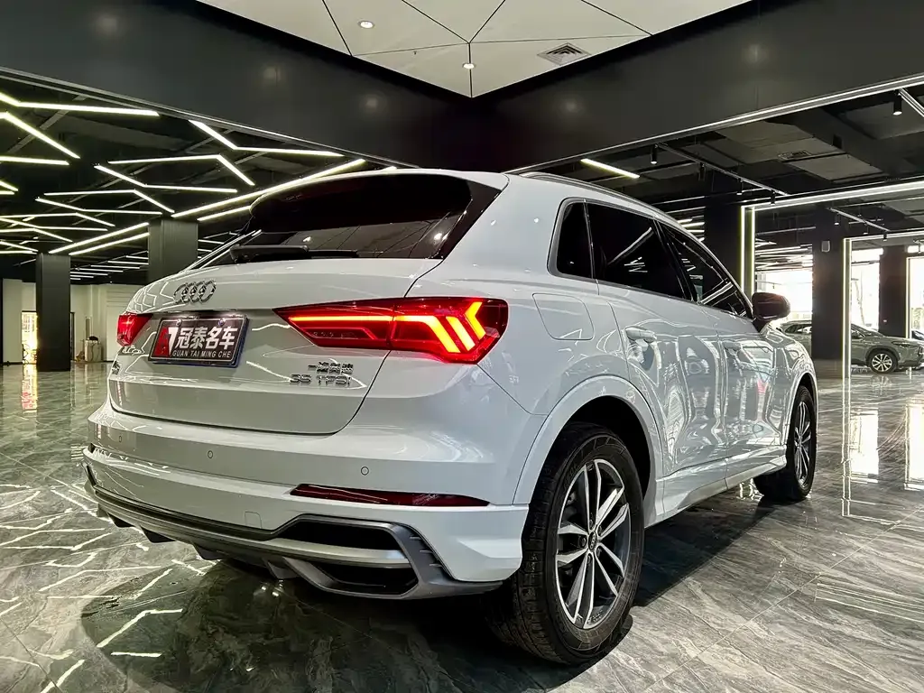 Audi Q3 2023 из CN, фото 8