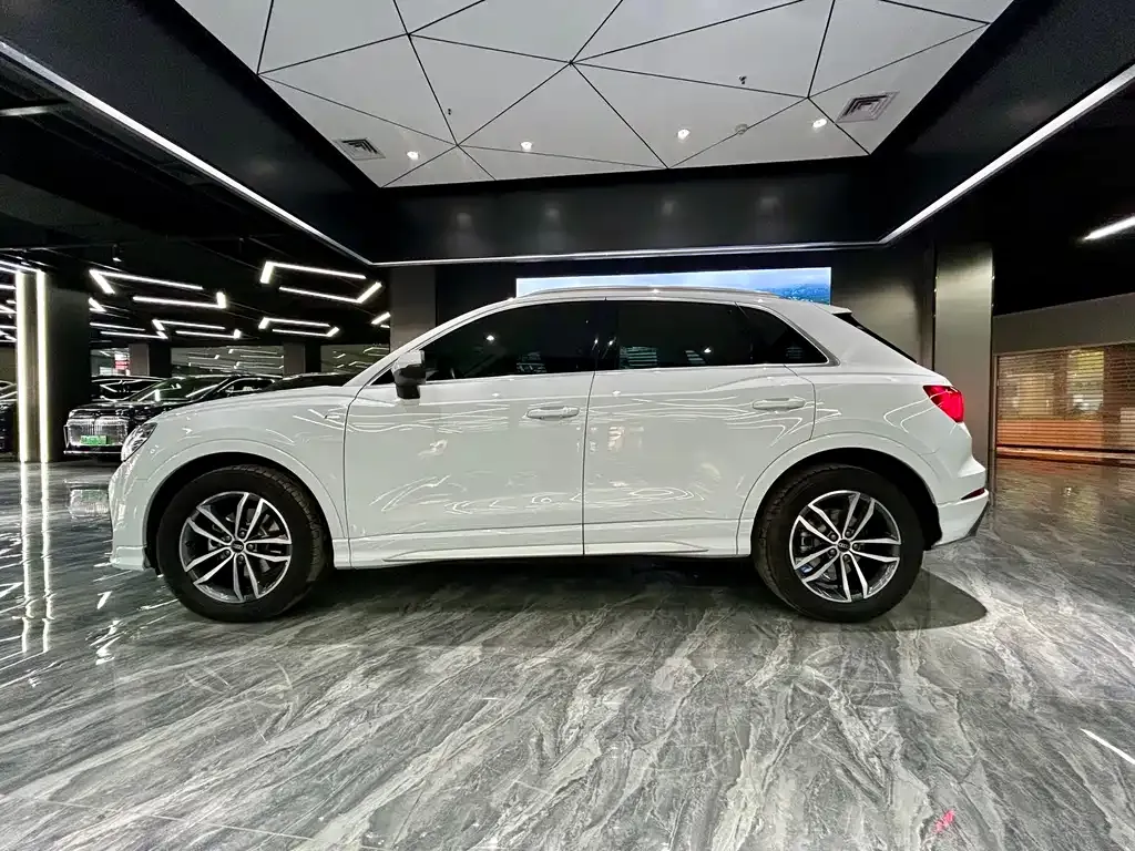 Audi Q3 2023 из CN, фото 4
