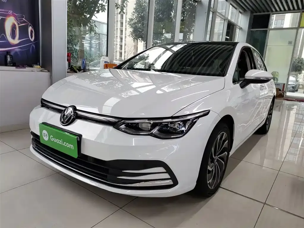 Volkswagen Golf 2024 из CN, фото 1