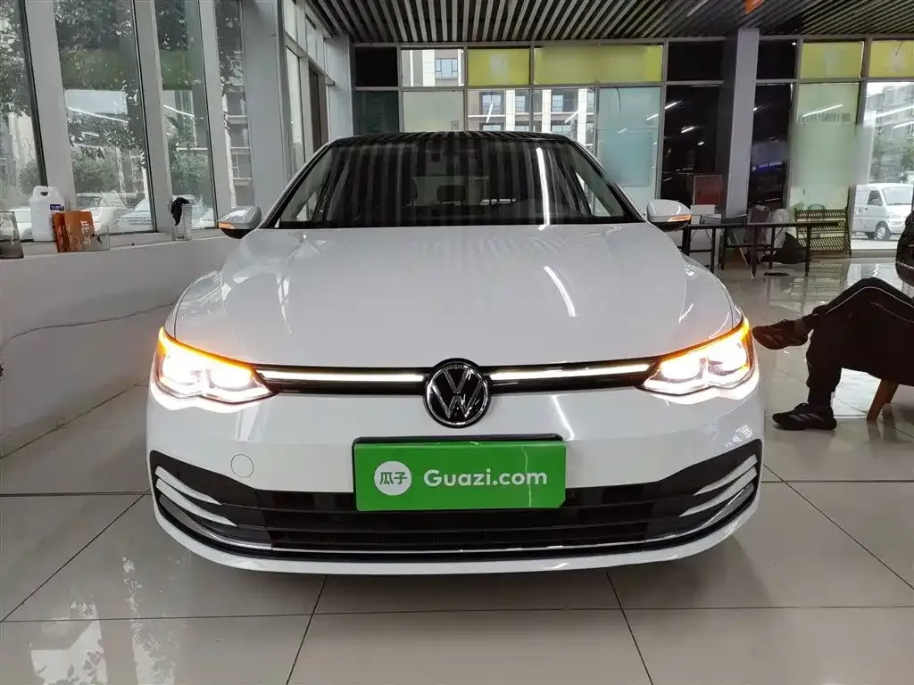 Volkswagen Golf 2024 из CN, фото 8