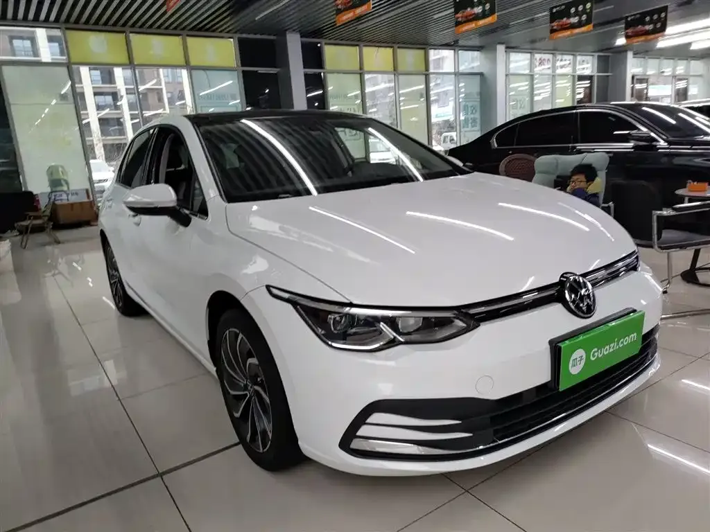 Volkswagen Golf 2024 из CN, фото 4