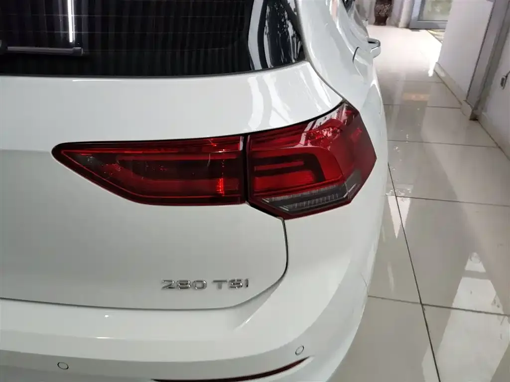 Volkswagen Golf 2024 из CN, фото 3