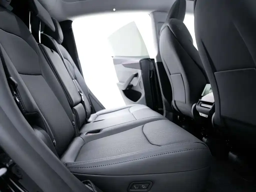 Tesla Model Y 2025 из CN, фото 9