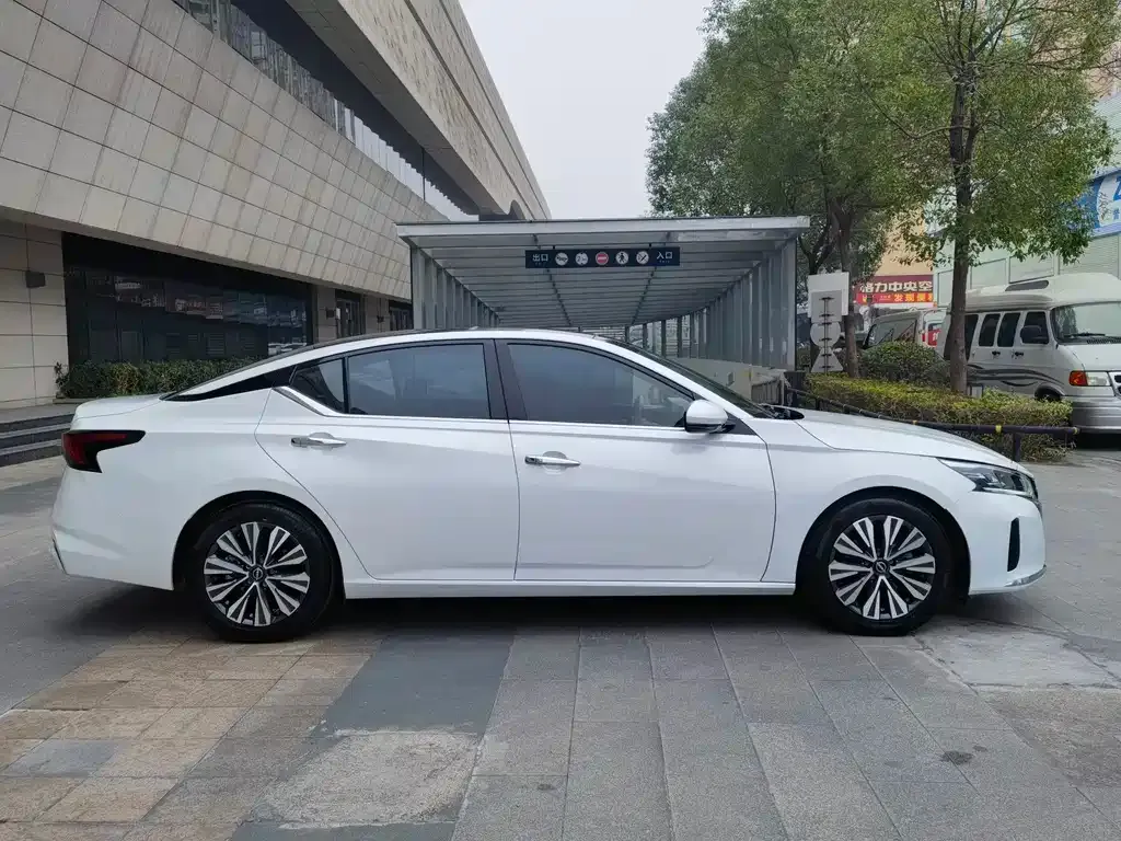 Nissan Teana 2023 из CN, фото 4