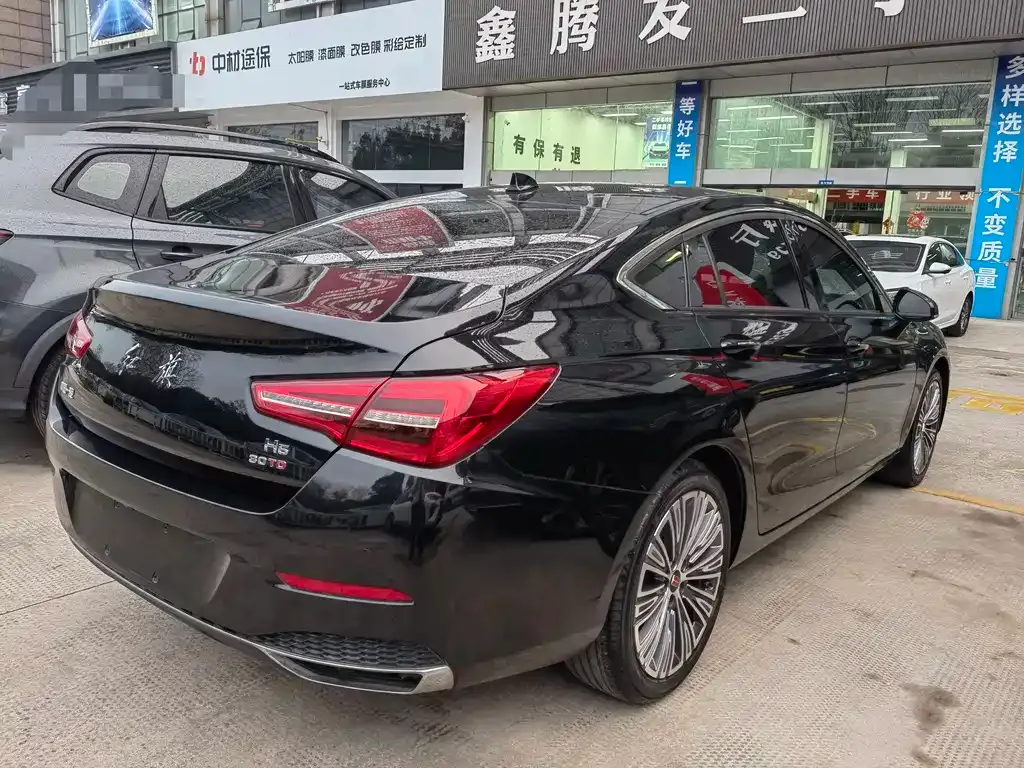 Hongqi H5 — фото 9