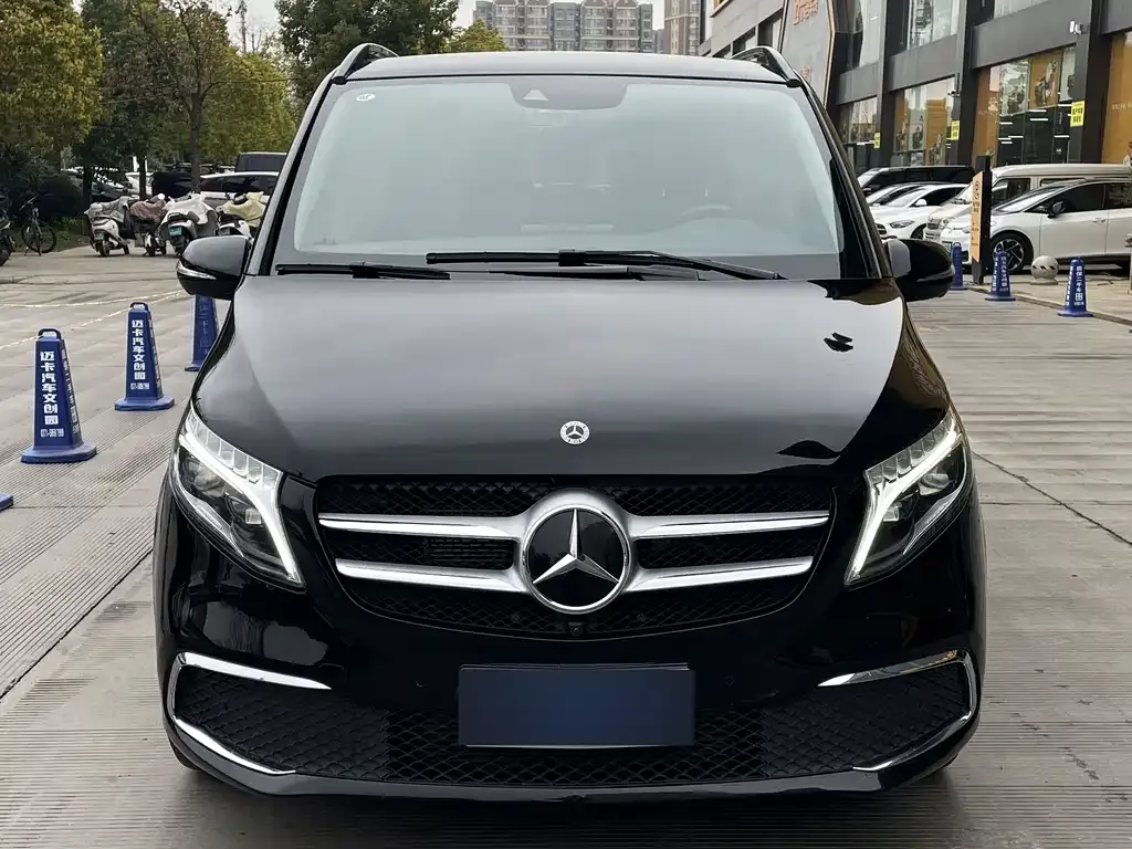 Mercedes-Benz V-Class 2023 из CN, фото 3