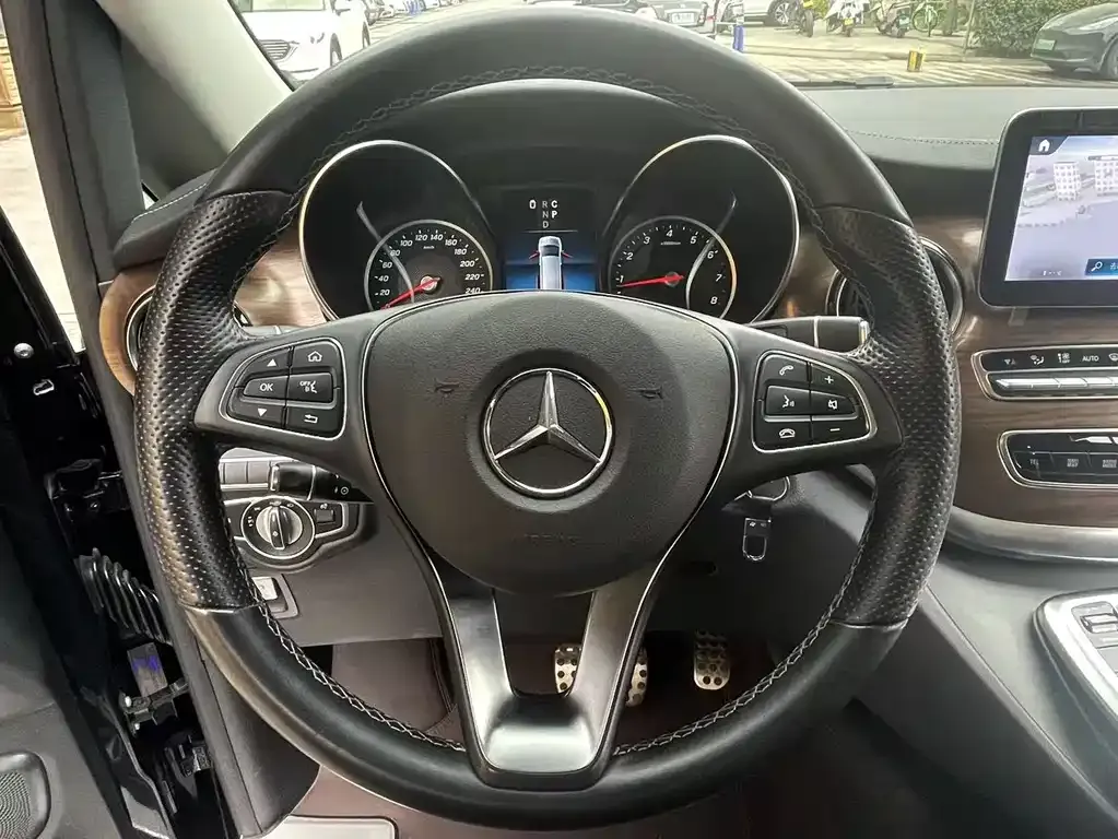 Mercedes-Benz V-Class 2023 из CN, фото 8