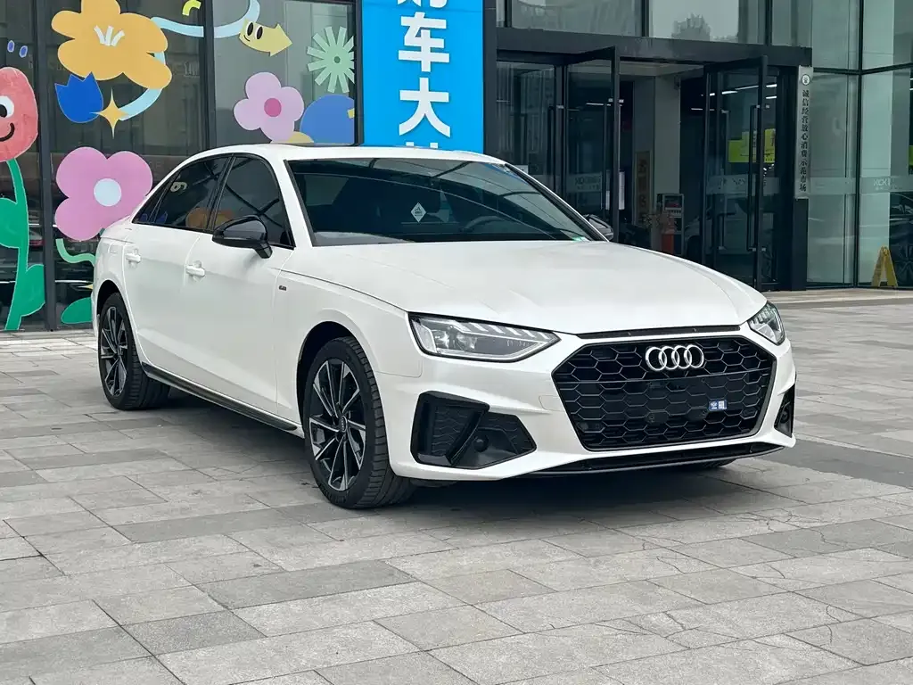 Audi A4L 2023 из CN, фото 3